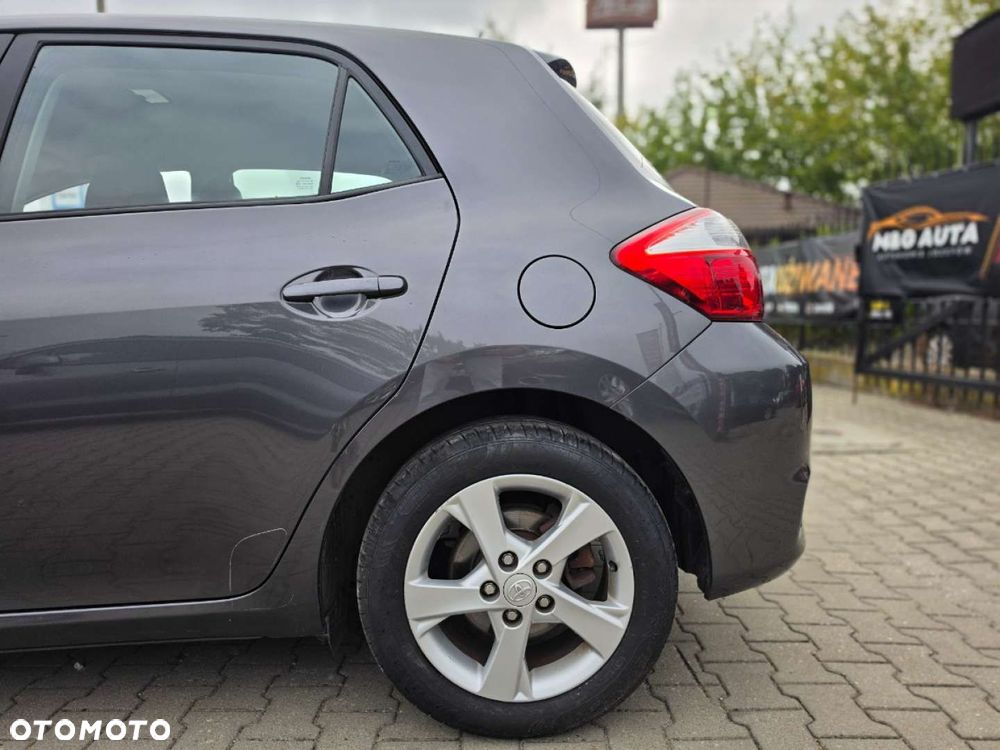 Toyota Auris - 13