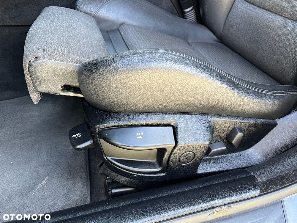 BMW Seria 5 523i - 27