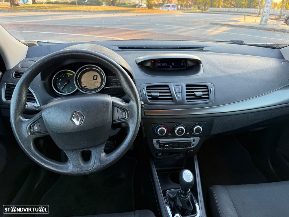 Renault Mégane 1.5 dCi Dynamique S - 9