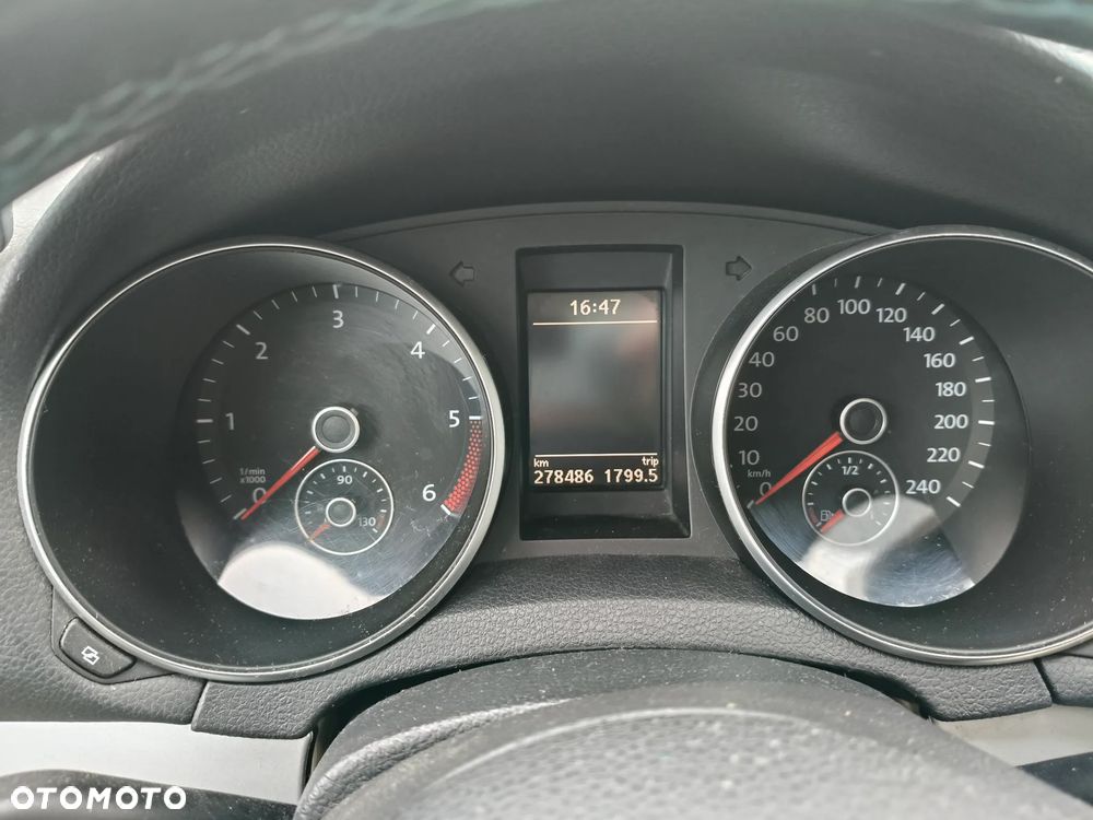 Volkswagen Golf 2.0 TDI DPF Comfortline - 8