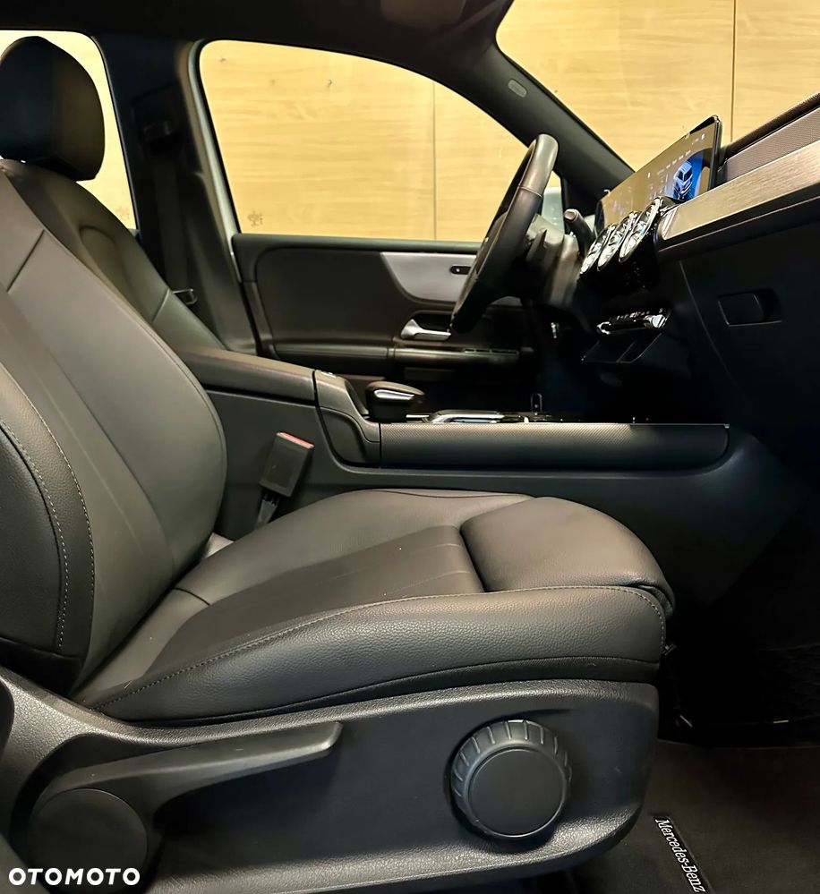 Mercedes-Benz GLB 200 7G-DCT - 9