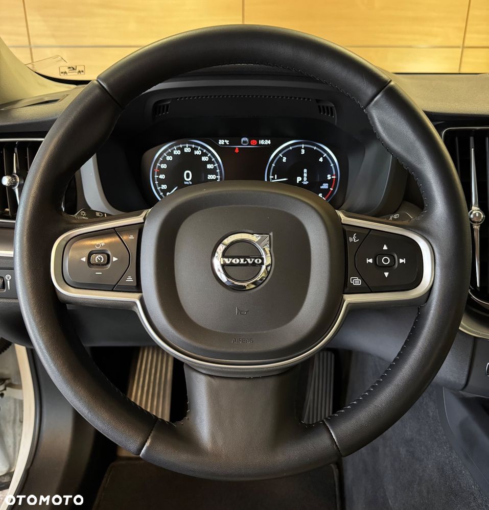 Volvo XC 60 B4 D AWD Momentum Pro - 14