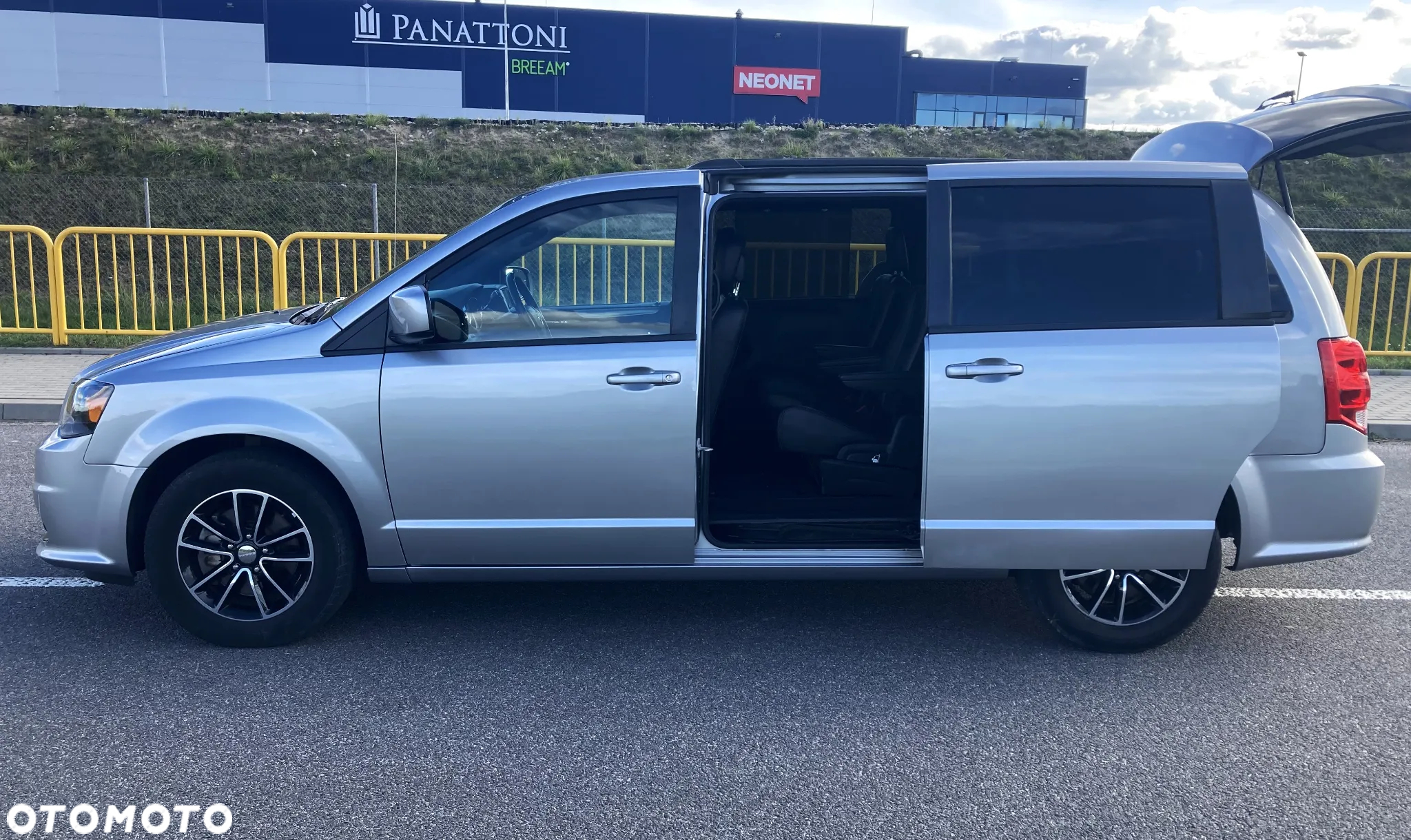 Dodge Grand Caravan - 9