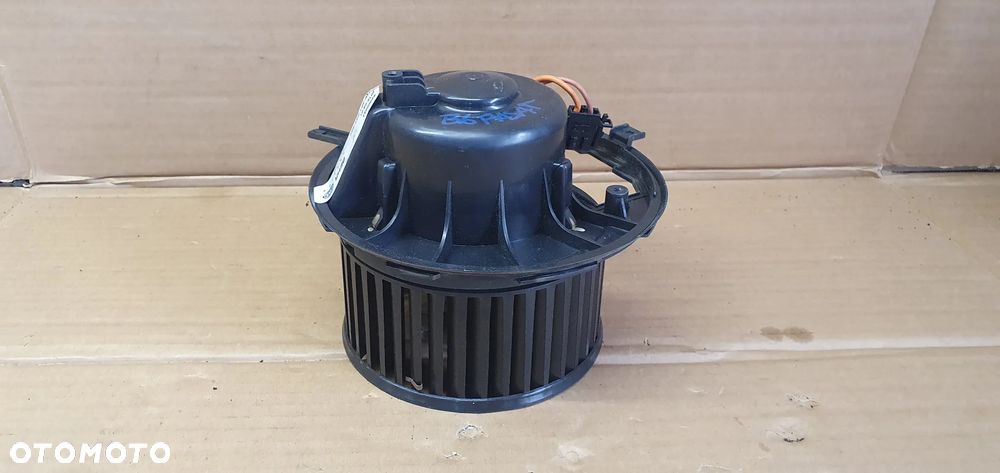 Wentylator silnik dmuchawy nagrzewnicy VW Passat B6 8EW351043-221 - 2