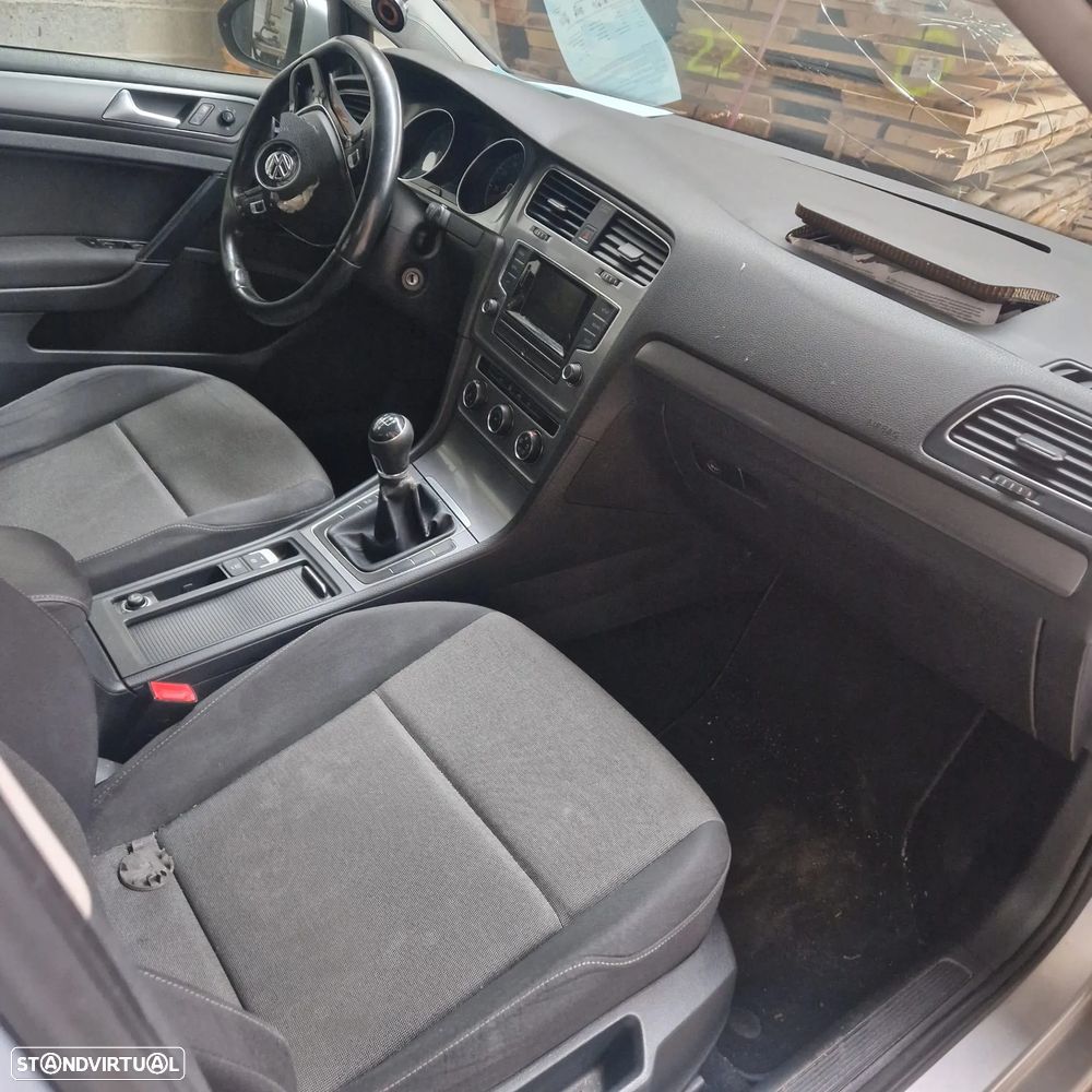 VW Golf - 5