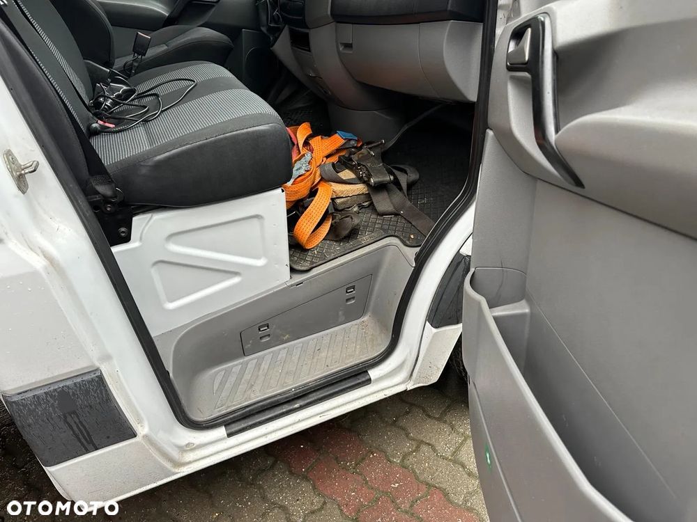 Mercedes-Benz Sprinter - 15