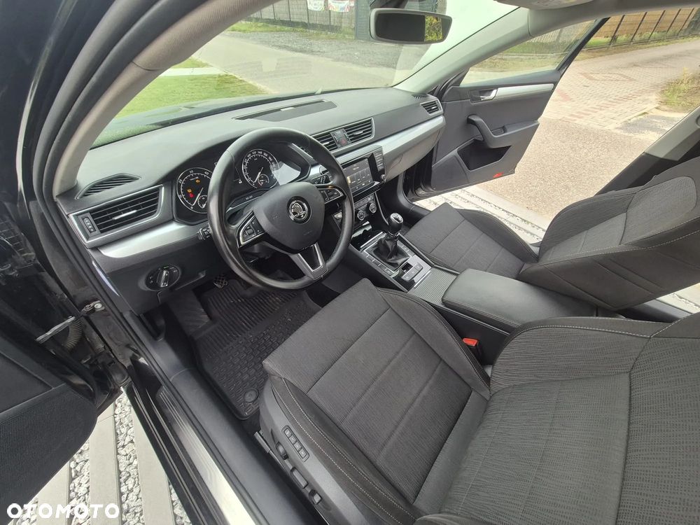 Skoda Superb 2.0 TDI Premium Edition - 21