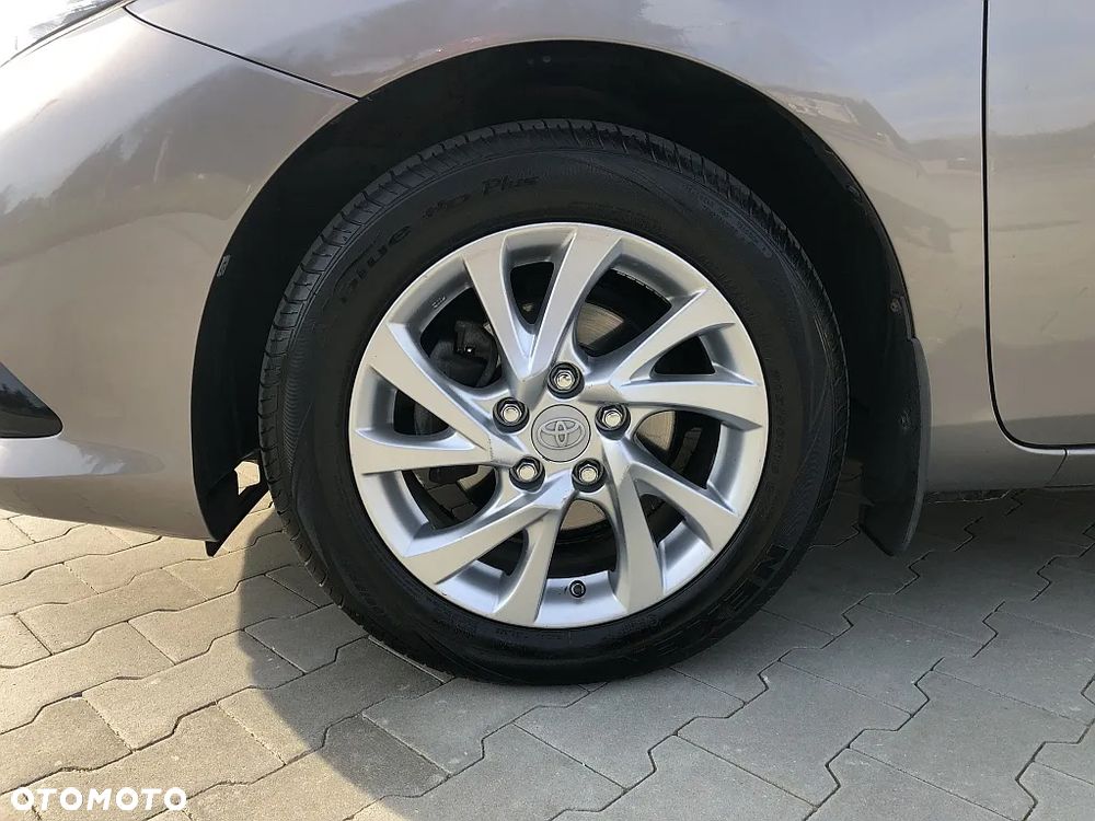 Toyota Auris 1.6 Prestige - 25