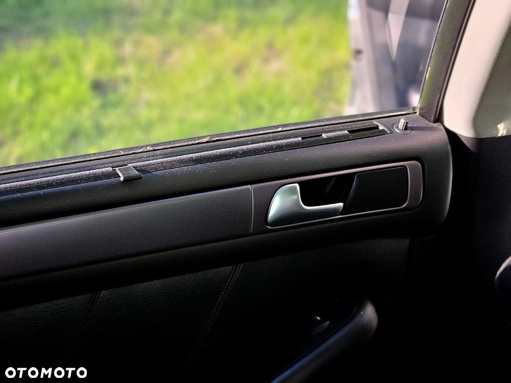 Audi A6 Avant 2.4 Quattro - 21