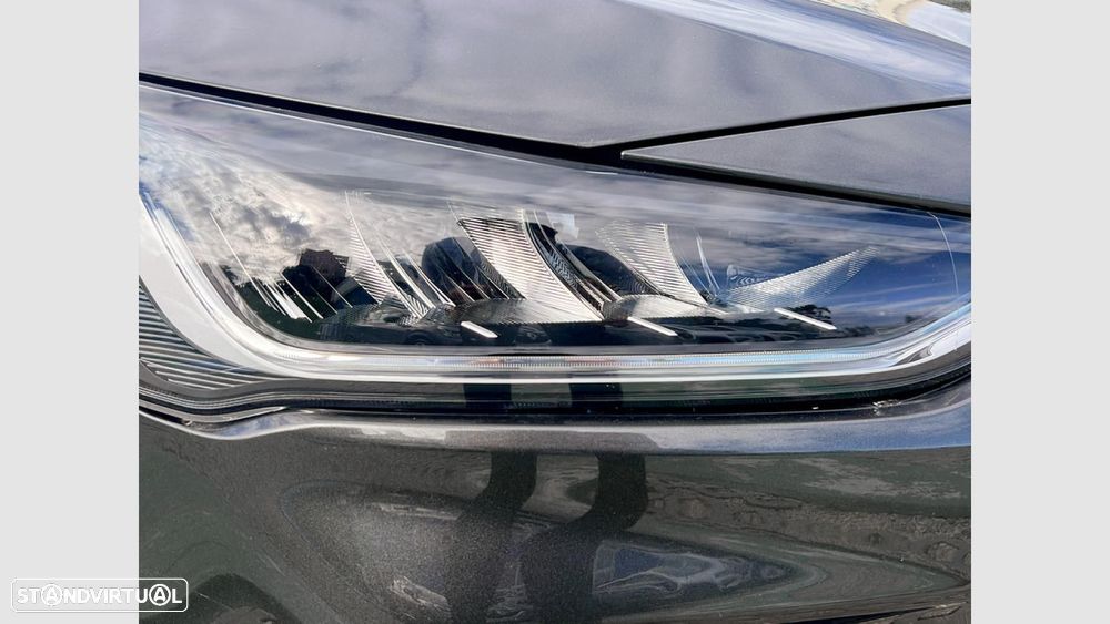 Ford Focus 1.0 EcoBoost MHEV ST-Line — fotografia 8