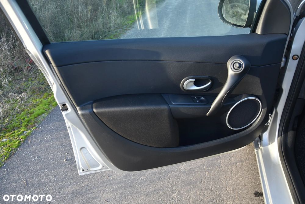 Renault Clio - 16