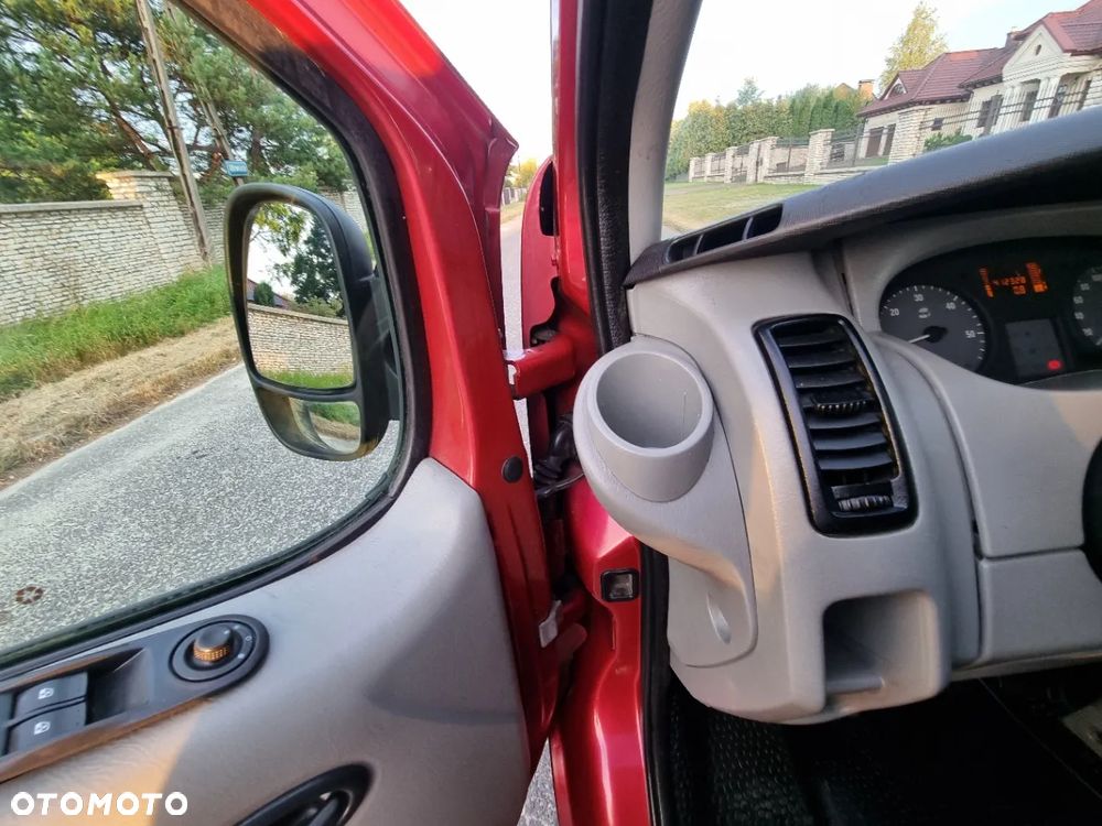 Opel Vivaro L2H1 2.9t - 16