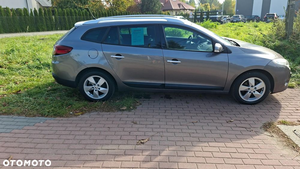Renault Megane 2011 photo 2