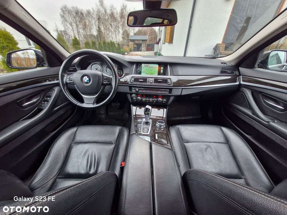 BMW Seria 5 520d xDrive - 14