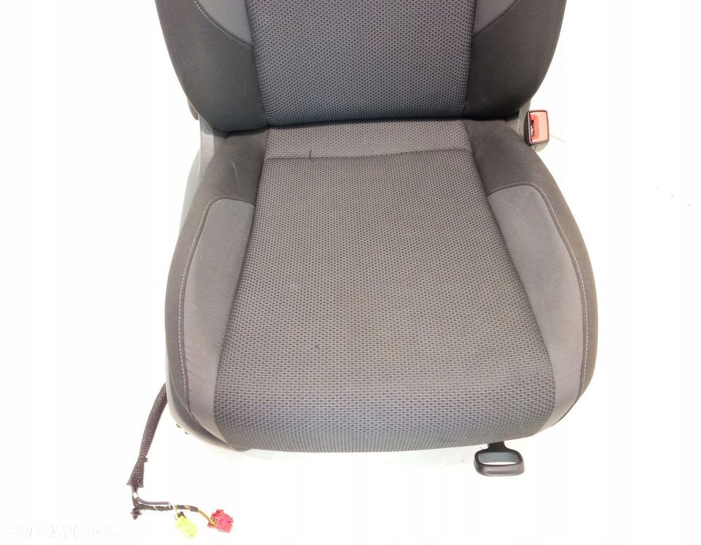 FOTEL PASAŻERA PRAWY VW TOURAN II 5T EUROPA - 3
