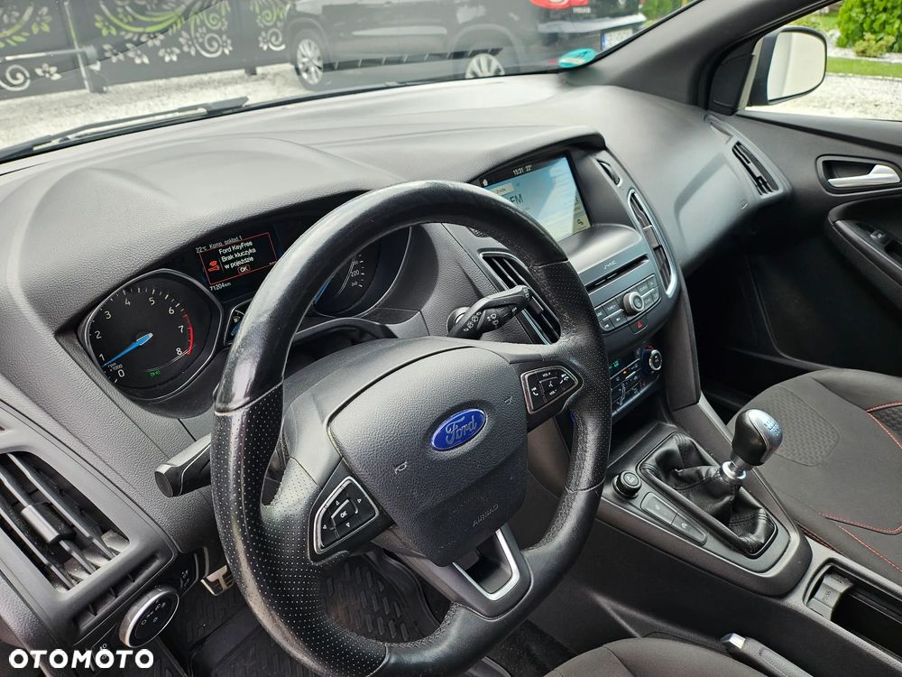 Ford Focus 1.5 EcoBoost ST-Line - 14