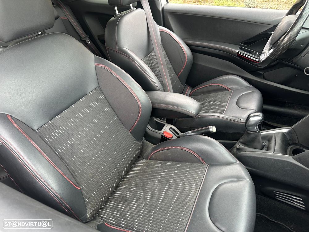 Peugeot 208 1.2 PureTech GT Line - 14