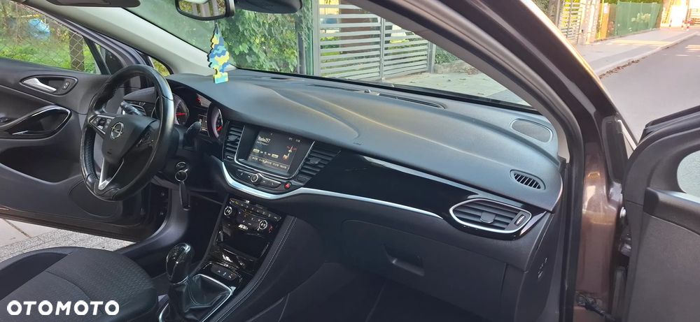 Opel Astra 1.4 Turbo Innovation - 17