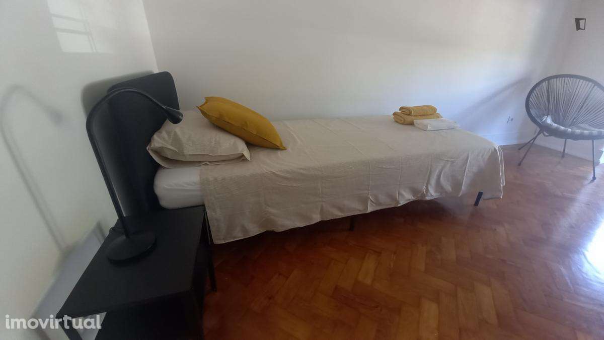 Quarto - localizado em Entrecampos Lisbon - Grande imagem: 2/8
