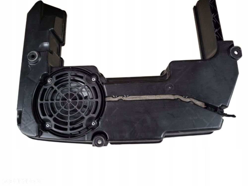 audi a4 b8 8k9 subwoofer kombi bang & olufsen - 1