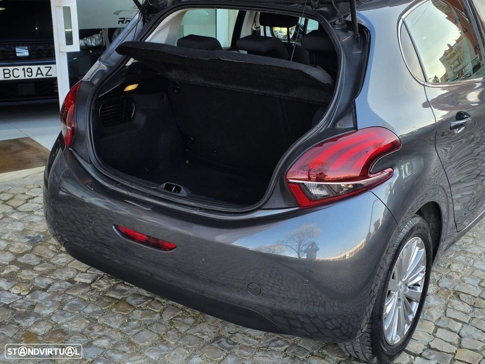 Peugeot 208 1.2 PureTech Allure EAT6 - 8