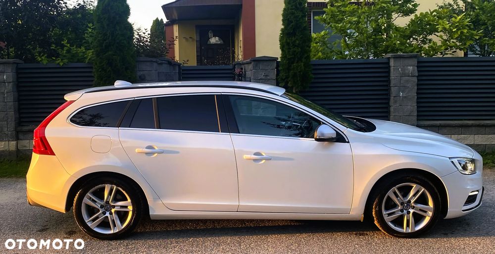 Volvo V60 D4 AWD Geartronic RDesign - 9