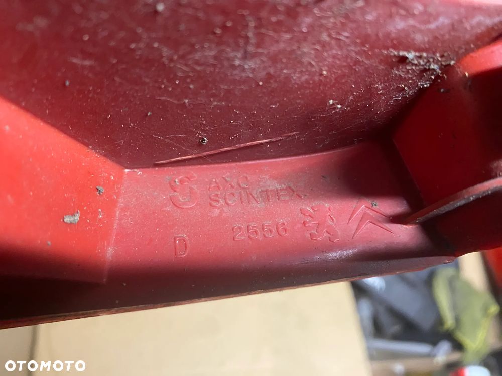 LAMPA TYLNA PRAWA CITROEN C3 I 2556 - 6