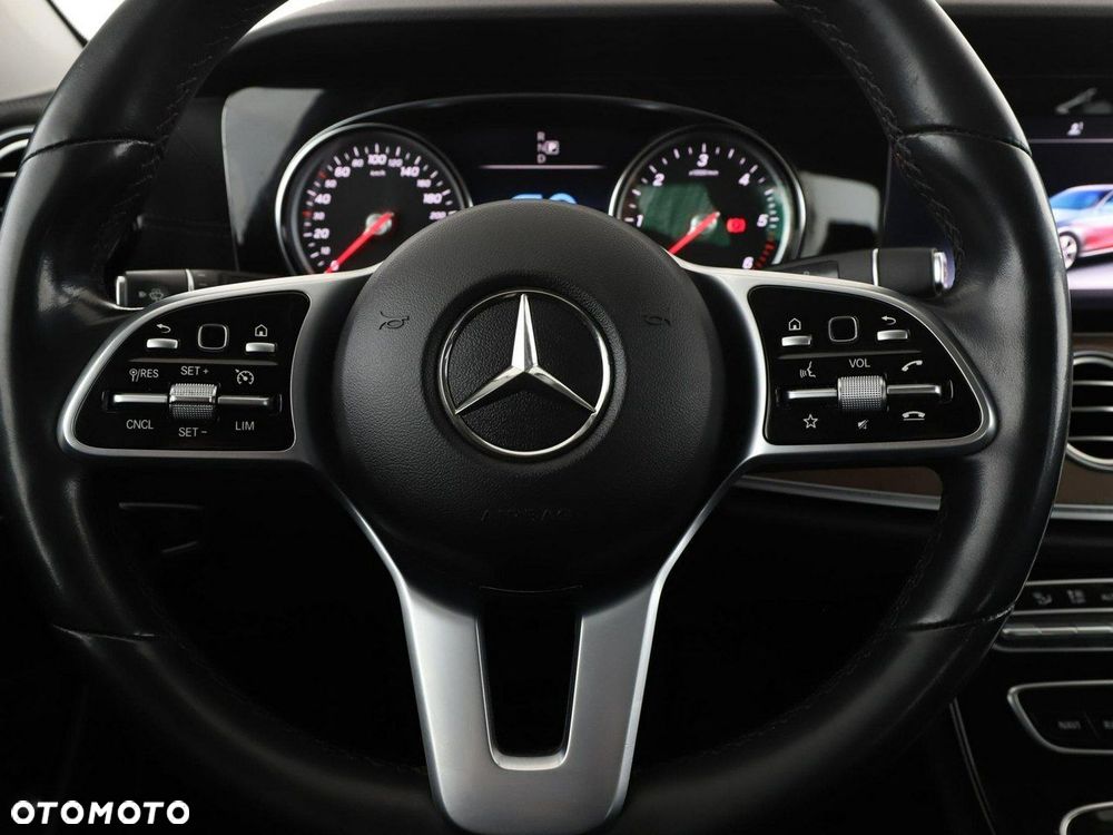 Mercedes-Benz Klasa E - 21