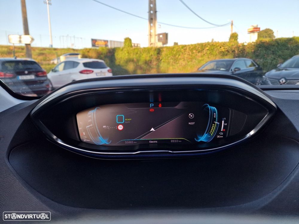 Peugeot 3008 Hybrid 225 e-EAT8 Roadtrip - 28