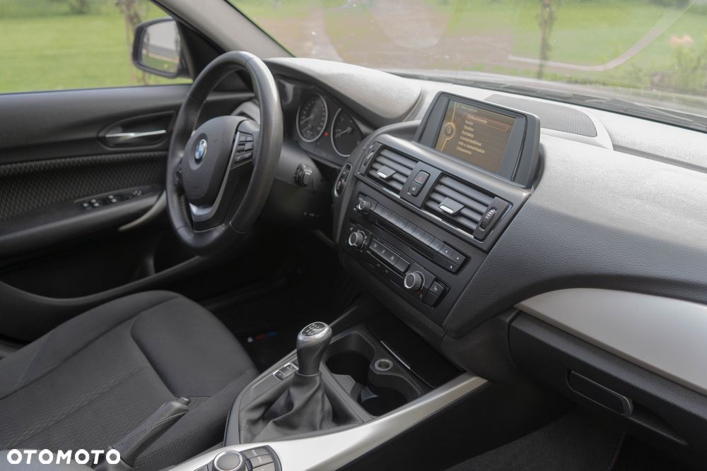 BMW Seria 1 116d - 5