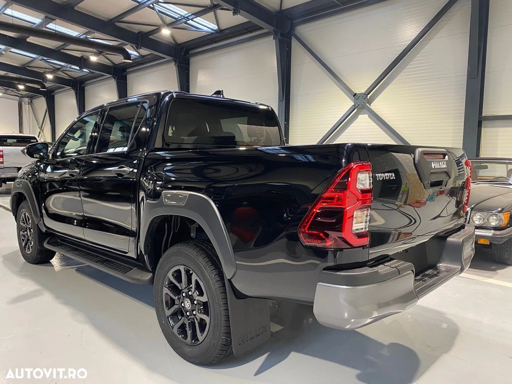 Toyota Hilux 2.8D 204CP 4x4 Double Cab AT MHEV Invincible - 6