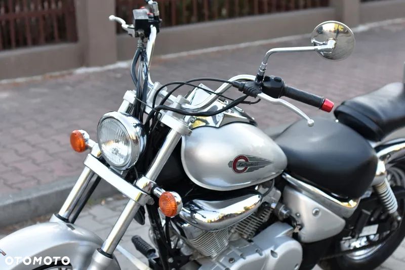 Suzuki Intruder - 22