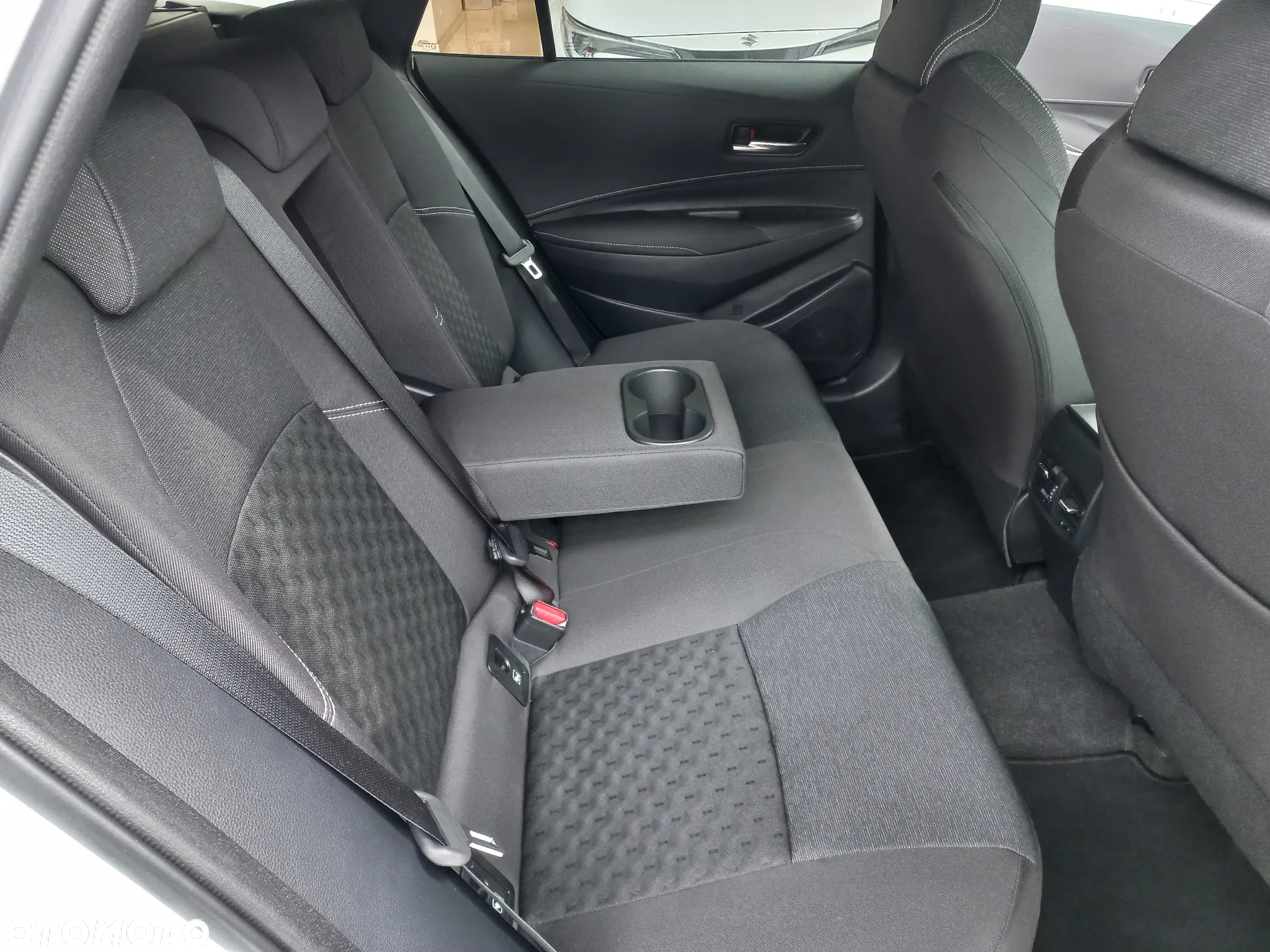 Suzuki Swace 1.8 Hybrid Elegance CVT - 21