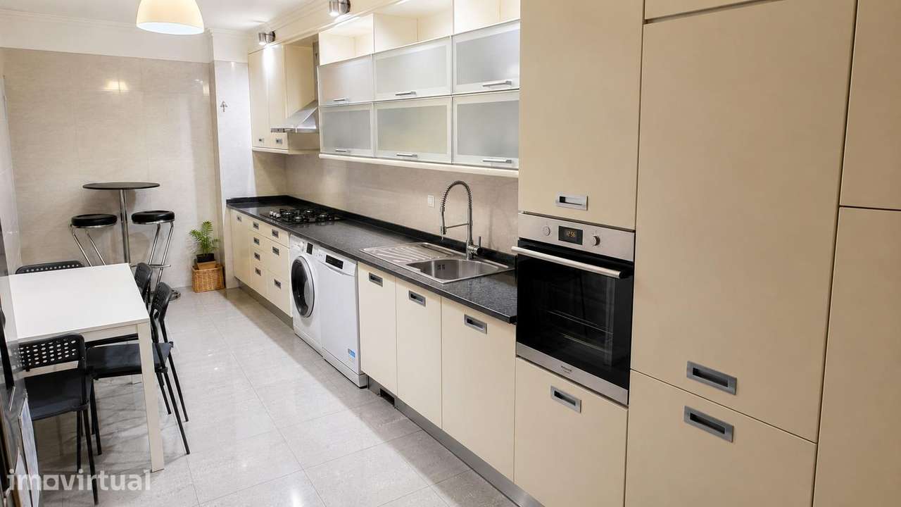Apartamento T3 em Corroios, Seixal | 115 m2 | Santa Marta do Pinhal - Grande imagem: 2/17