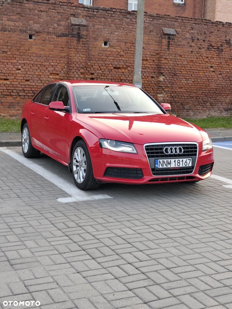 Audi A4 Limousine - 1