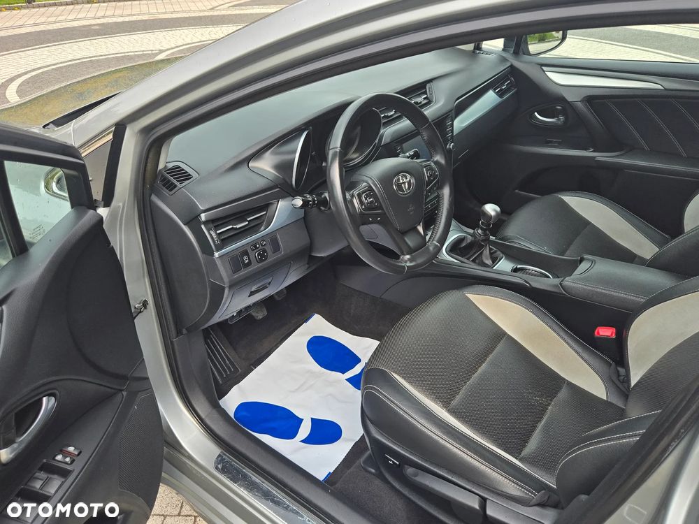 Toyota Avensis 2.0 D-4D Premium - 7