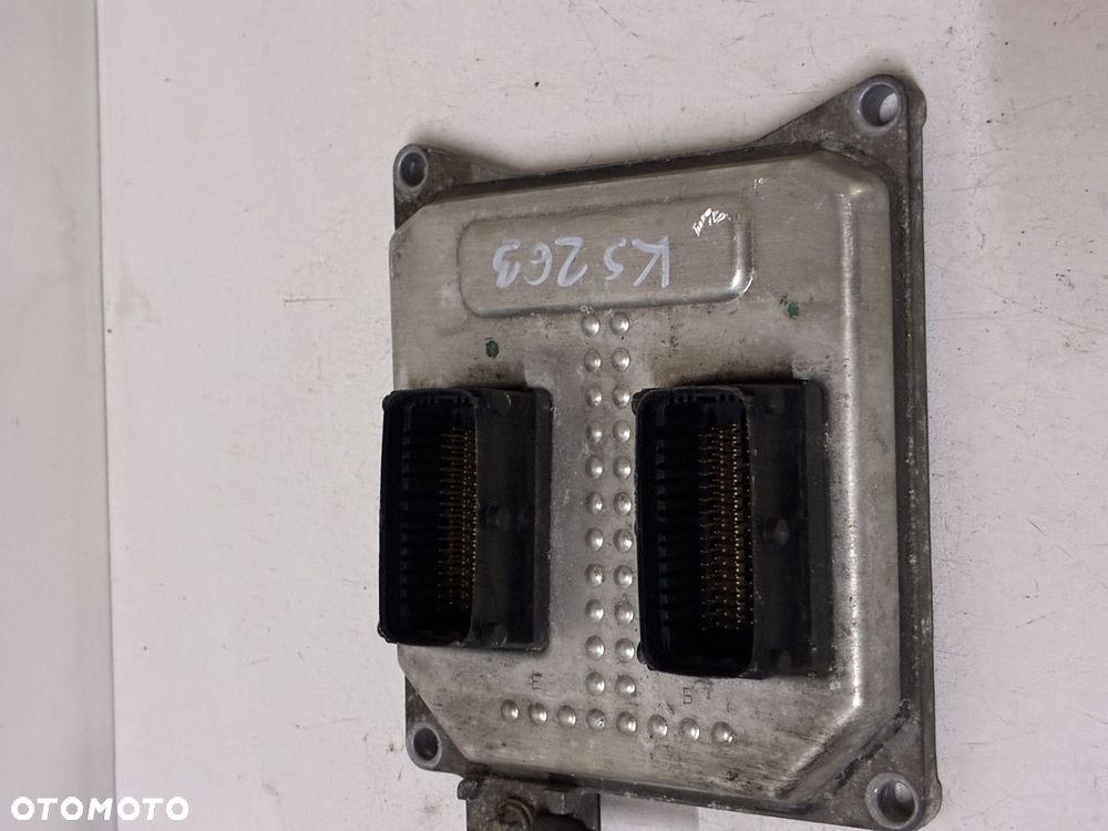 OPEL KOMPUTER  STEROWNIK  SILNIKA 55564081 - 6
