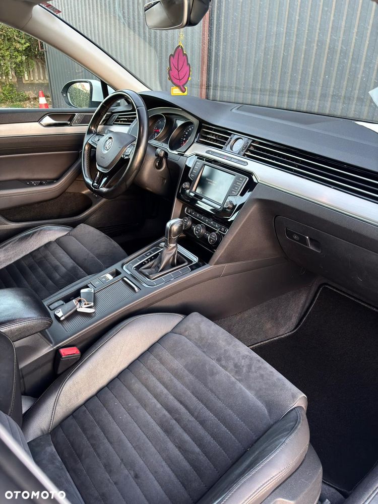 Volkswagen Passat 2.0 TDI (BlueMotion Technology) DSG Highline - 18