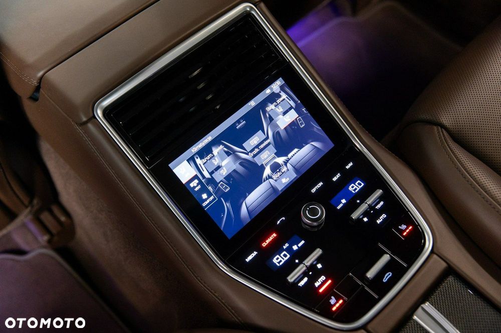 Porsche Panamera Turbo - 32