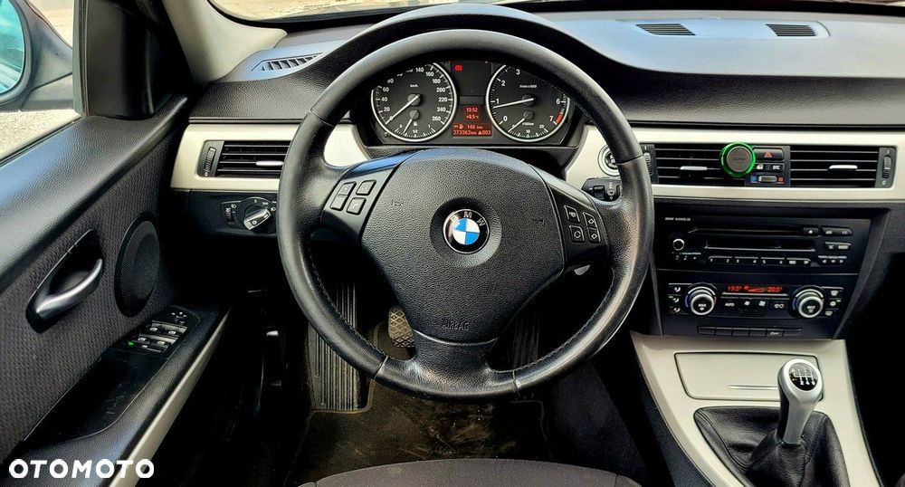 BMW Seria 3 318i - 19