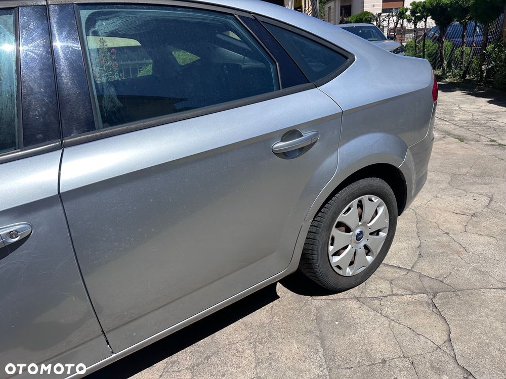 Ford Mondeo 1.6 Trend - 11