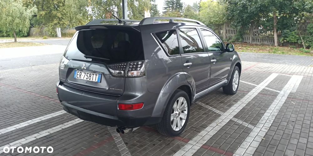 Mitsubishi Outlander 2.2 DID Intense + - 15
