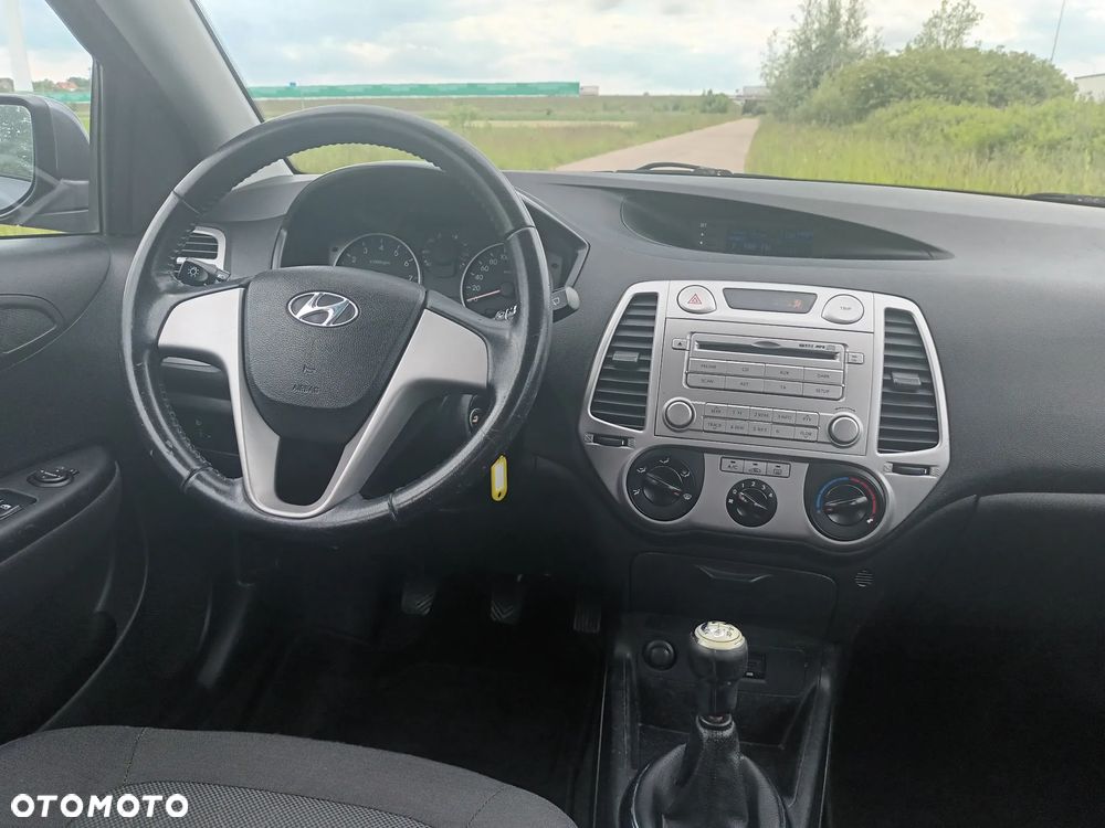 Hyundai i20 - 24