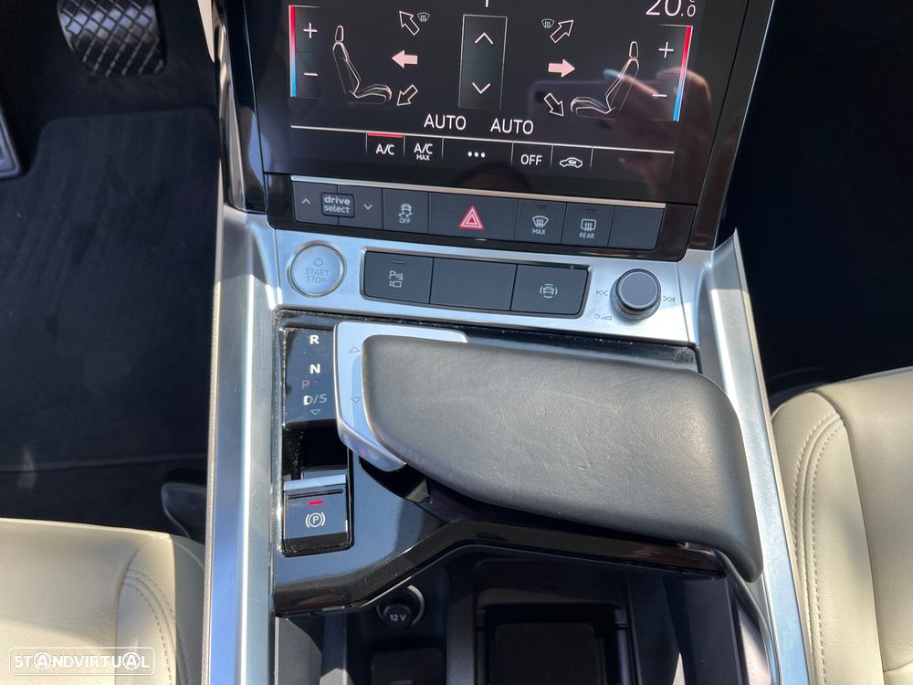 Audi e-tron 55 quattro - 33