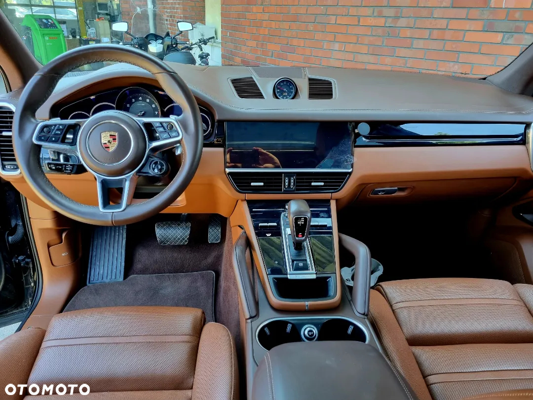 Porsche Cayenne - 14