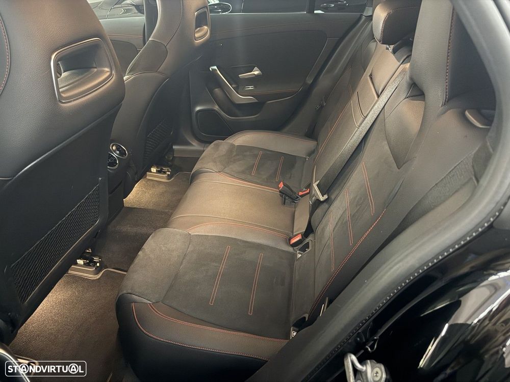 Mercedes-Benz CLA 180 d Shooting Brake AMG Line Aut. - 11
