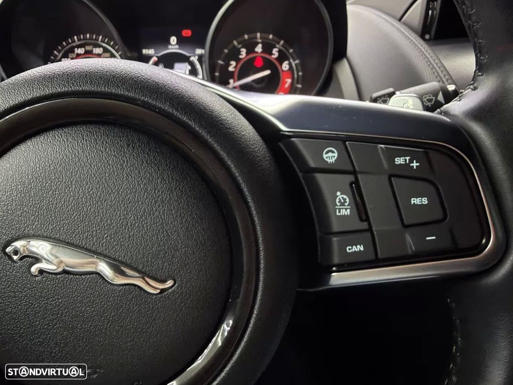 Jaguar F-Type P300 Aut. R-Dynamic — fotografia 28