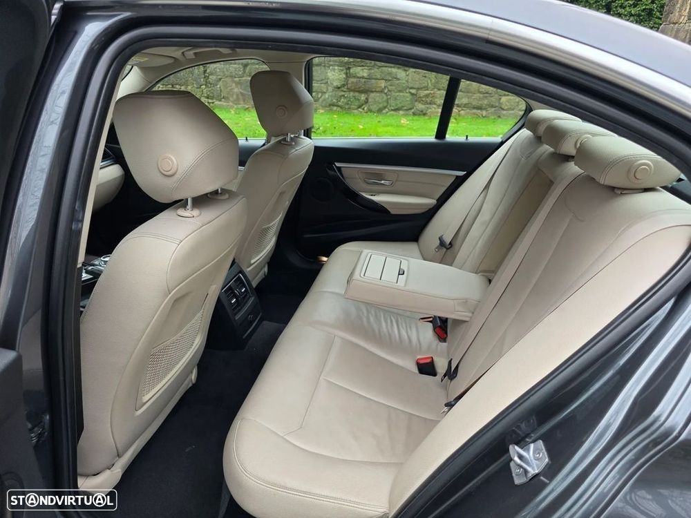 BMW 330 e iPerformance Line Luxury - 10