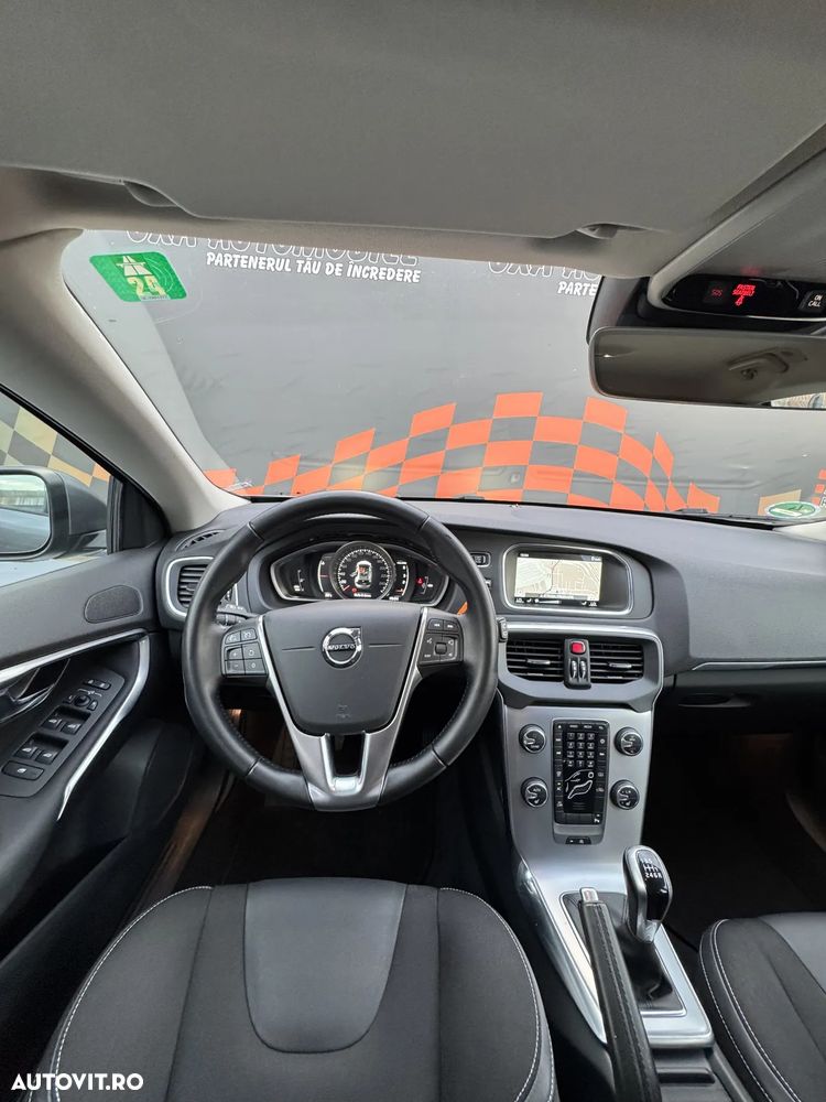 Volvo V40 D2 Momentum - 8