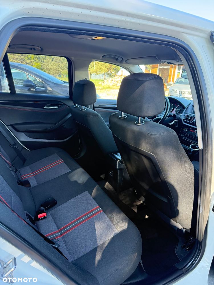 BMW X1 sDrive18i xLine - 28
